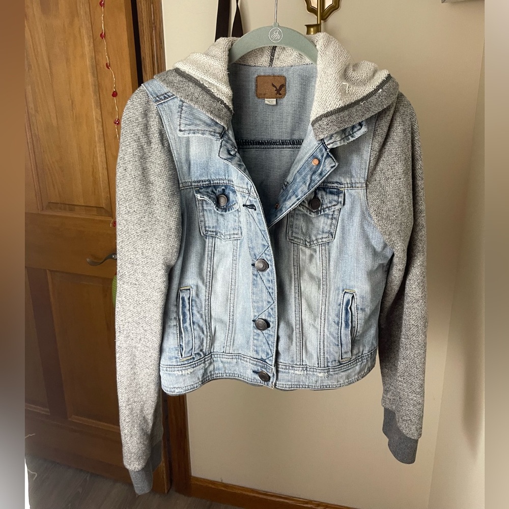 American Eagle Sweater/Denim Jacket